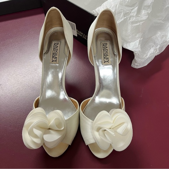Badgley Mischka Satin D'Orsay Pumps - Picture 6 of 15